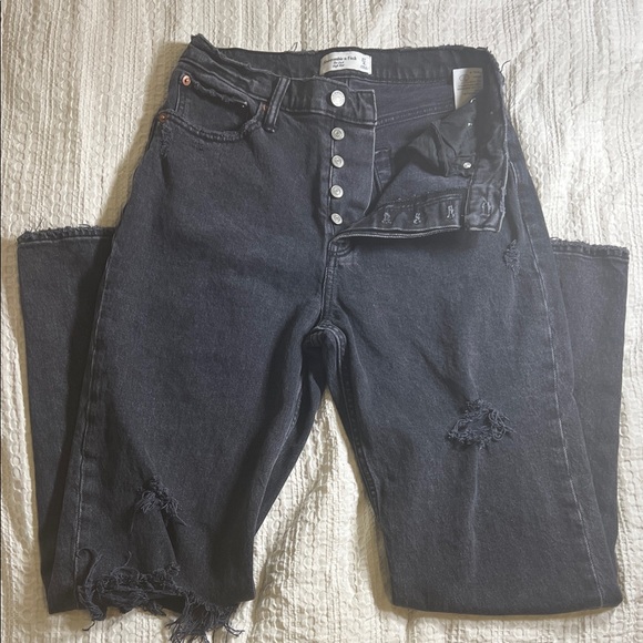 Abercrombie & Fitch women’s Dark Distressed Jeans - Picture 1 of 13